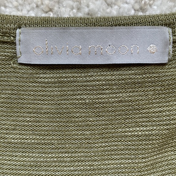 Olivia Moon lace cap sleeve v-neck shirt. Small - Picture 5 of 8